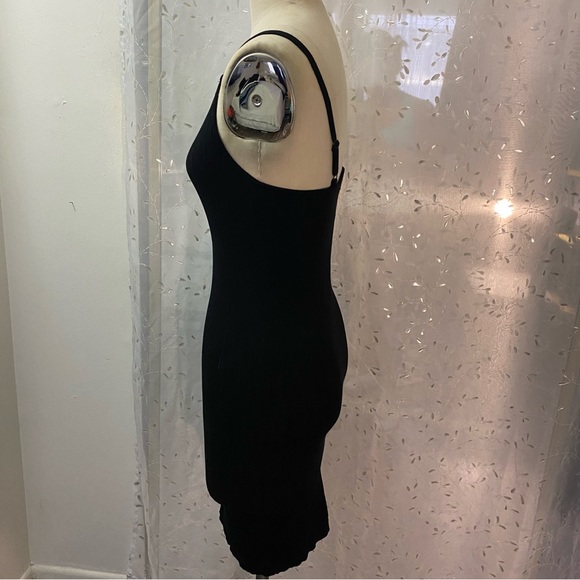 Black Fitted dress - Picture 4 of 4